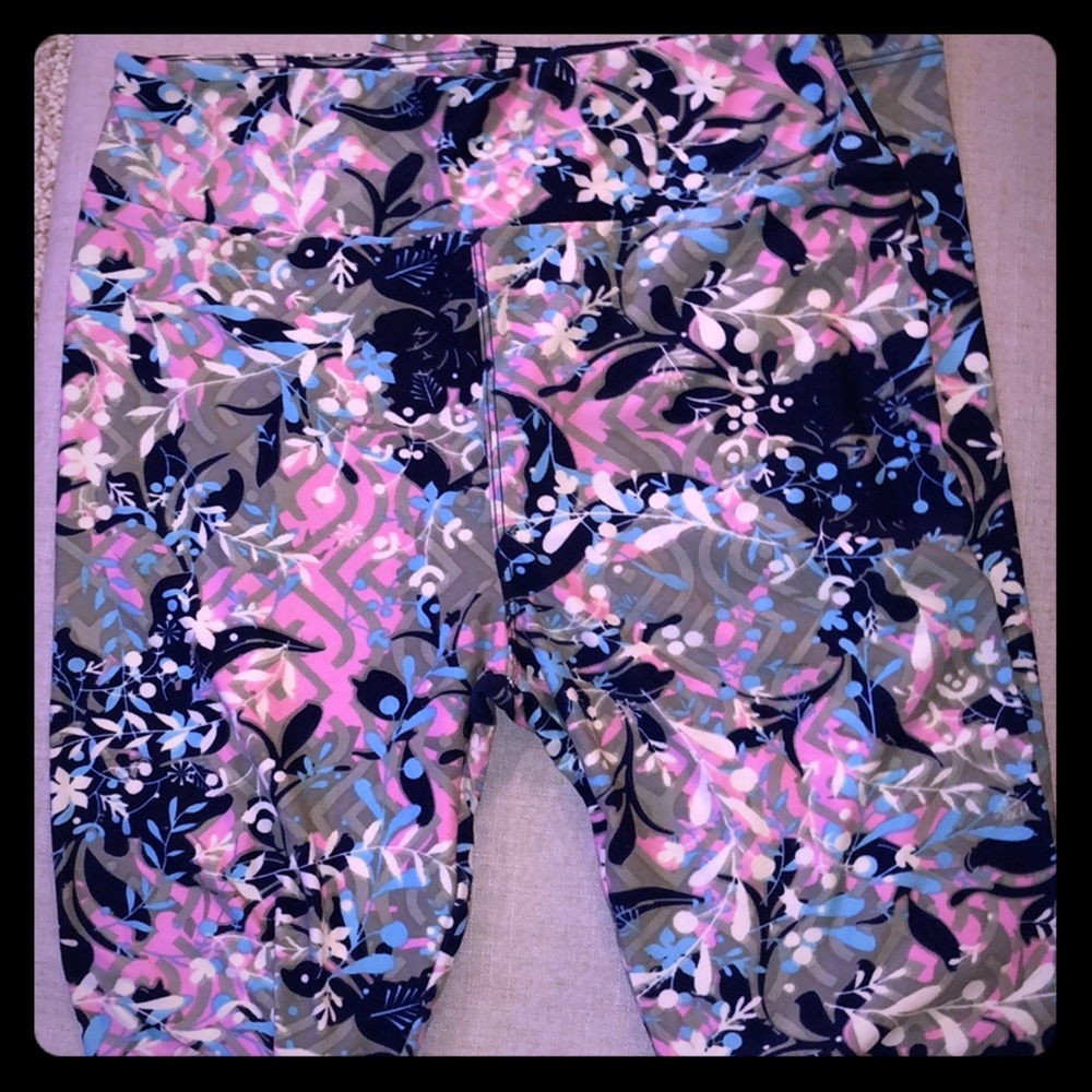New LuLaRoe OS Leggings - Gorgeous & super soft!